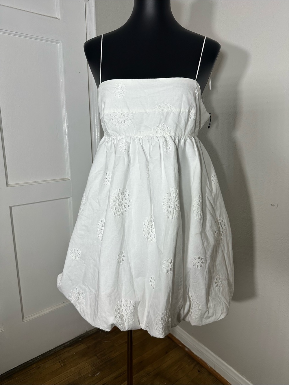 Zara White Embroidered Spaghetti-Strap Bubble Dress